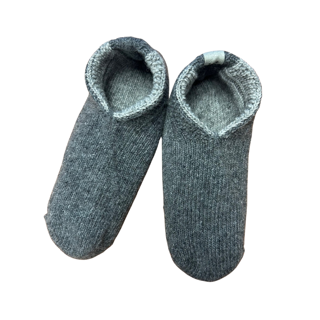 Recycled Wool-Blend Reversible Room Shoes | UNISEX | KIDS 2T, Adult M or L | Charcoal Gray / Gray - CHERRYSTONEstyle