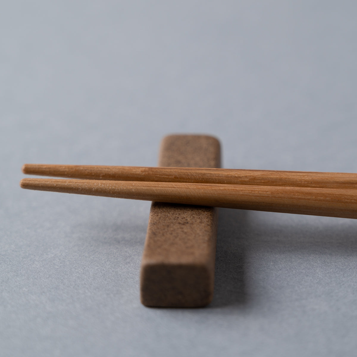 Hashikura Season 01 | Kazeiro (Light Pink) with Chopstick Holder - CHERRYSTONE