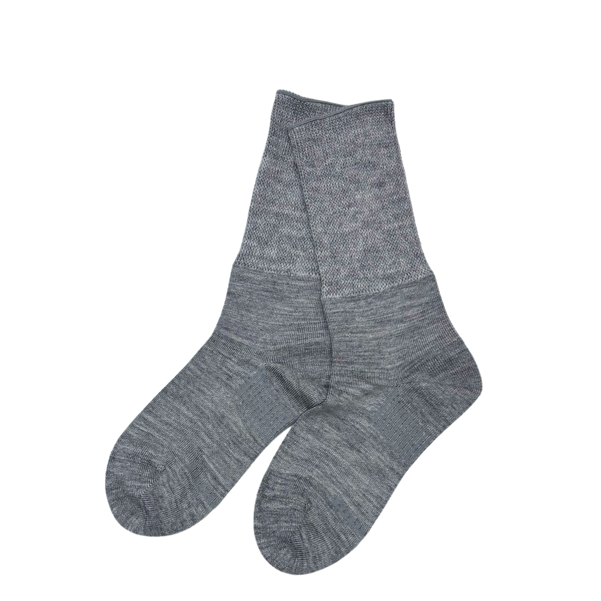 Wool-blend everyday crew socks offer a soft touch and warmth. Designed to stay in place with a special heel design, relaxed fit, and stretchable cuff for added comfort.
CHERRYSTONEstyle