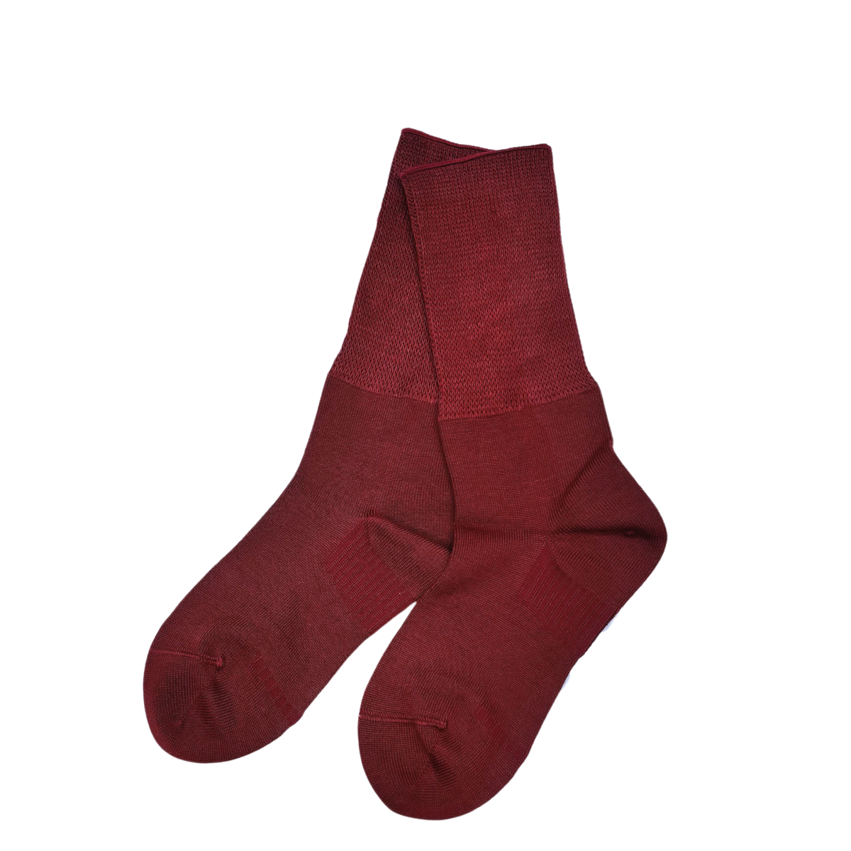 Wool-blend everyday crew socks offer a soft touch and warmth. Designed to stay in place with a special heel design, relaxed fit, and stretchable cuff for added comfort.
CHERRYSTONEstyle