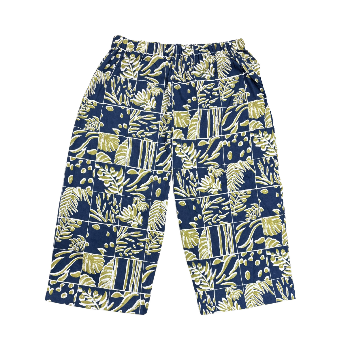 Our Cool, Stretchy, Comfy Lounge Pants made from 100% cotton. Crafted with traditional Japanese woven fabric, they’re cool, breathable, and sweat-absorbing, with a dry-touch texture that keeps them from sticking to the skin. Includes pockets on the back. Travel-friendly, folds compactly.
