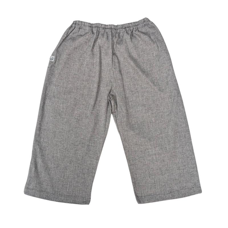 Our Cool, Stretchy, Comfy Lounge Pants made from 100% cotton. Crafted with traditional Japanese woven fabric, they’re cool, breathable, and sweat-absorbing, with a dry-touch texture that keeps them from sticking to the skin. Includes pockets on both sides and adjustable waist with inner elastic. Travel-friendly, folds compactly.
CHERRYSTONEstyle