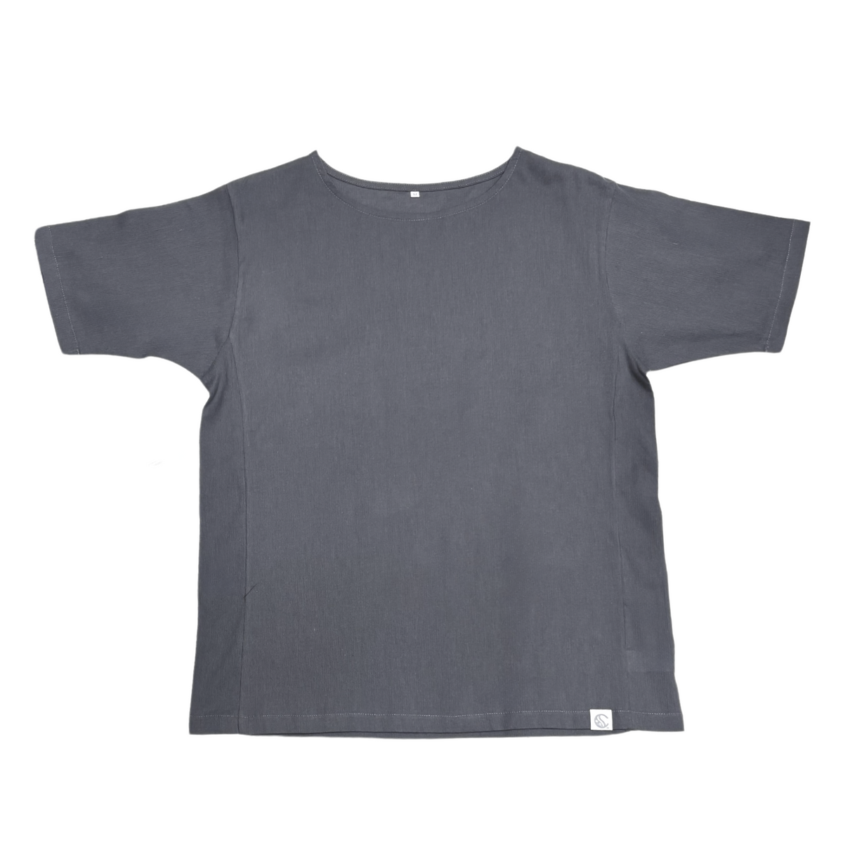Our Cool, Stretchy, Comfy Lounge T-shirt crafted from 100% cotton inspired by Japanese textiles. Breathable and moisture-wicking, it feels dry on the skin, perfect for humid climates. A three-dimensional cut and A-line design allow easy movement and a loose, comfy fit for restful sleep. The unique weaving technique enhances elasticity naturally, adjusting to body temperature for ultimate comfort. Lightweight and compact, perfect for lounging, travel, and pairing with lounge pants.
CHERRYSTONEstyle
