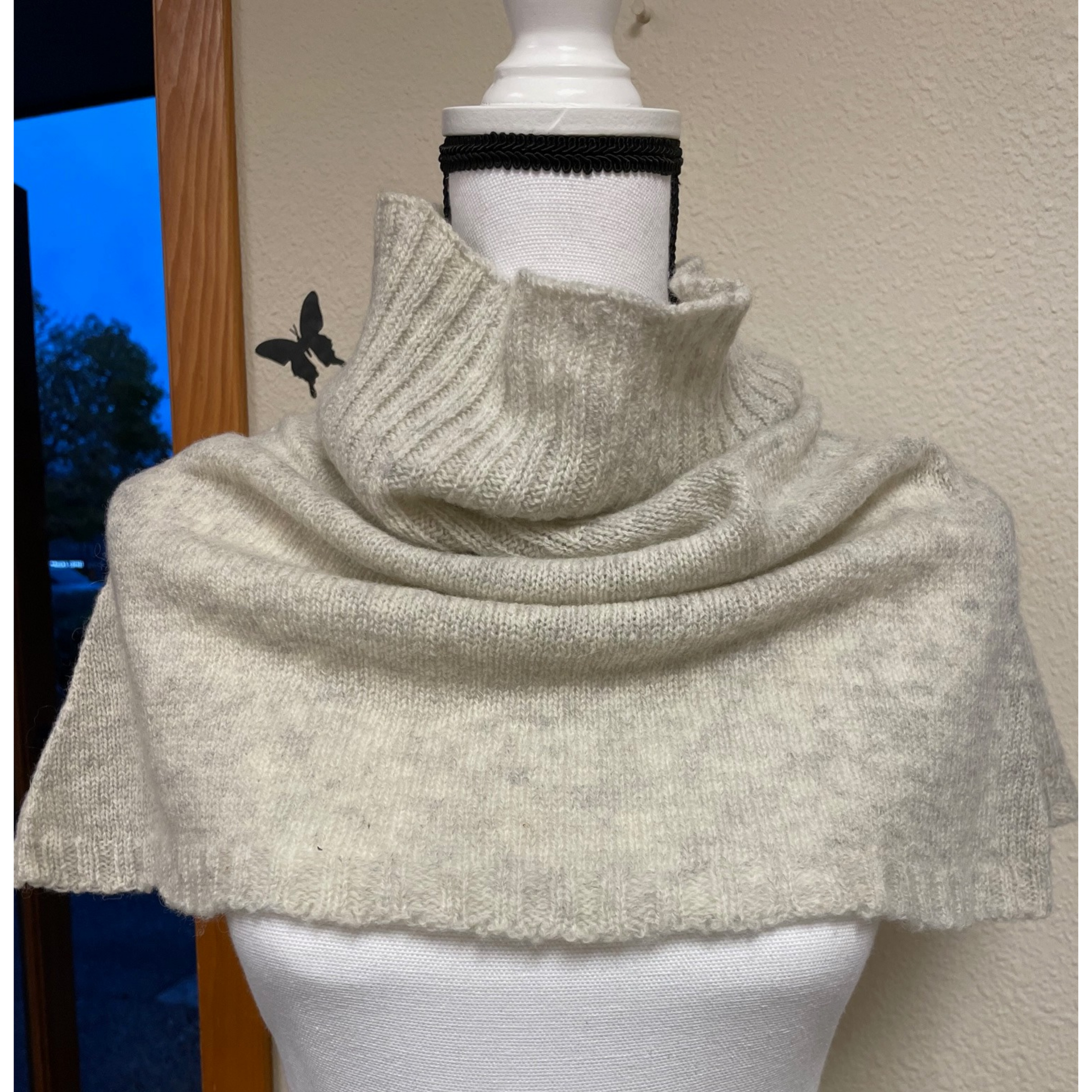 Versatile Wool Neck Warmer - CHERRYSTONEstyle