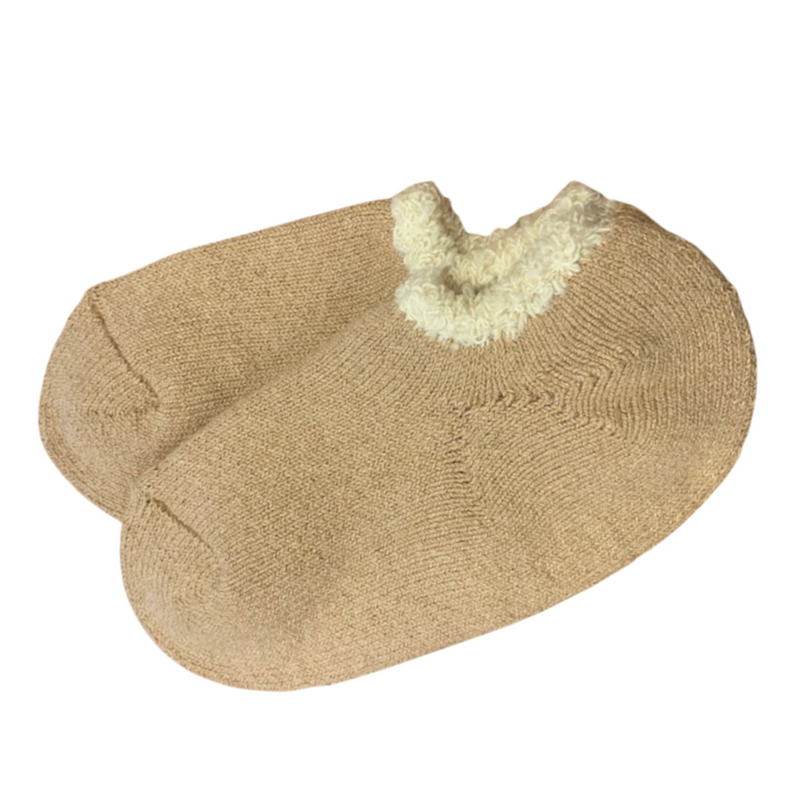 Airy Grace Organic Cotton Slipper Socks with Fuzzy Trim. Moisture-absorbing and heat-retaining properties. Undyed in a natural color, featuring a cozy, double-knit ribbed design for warmth and comfort without pre-shrink treatment.
CHERRYSTONEstyle