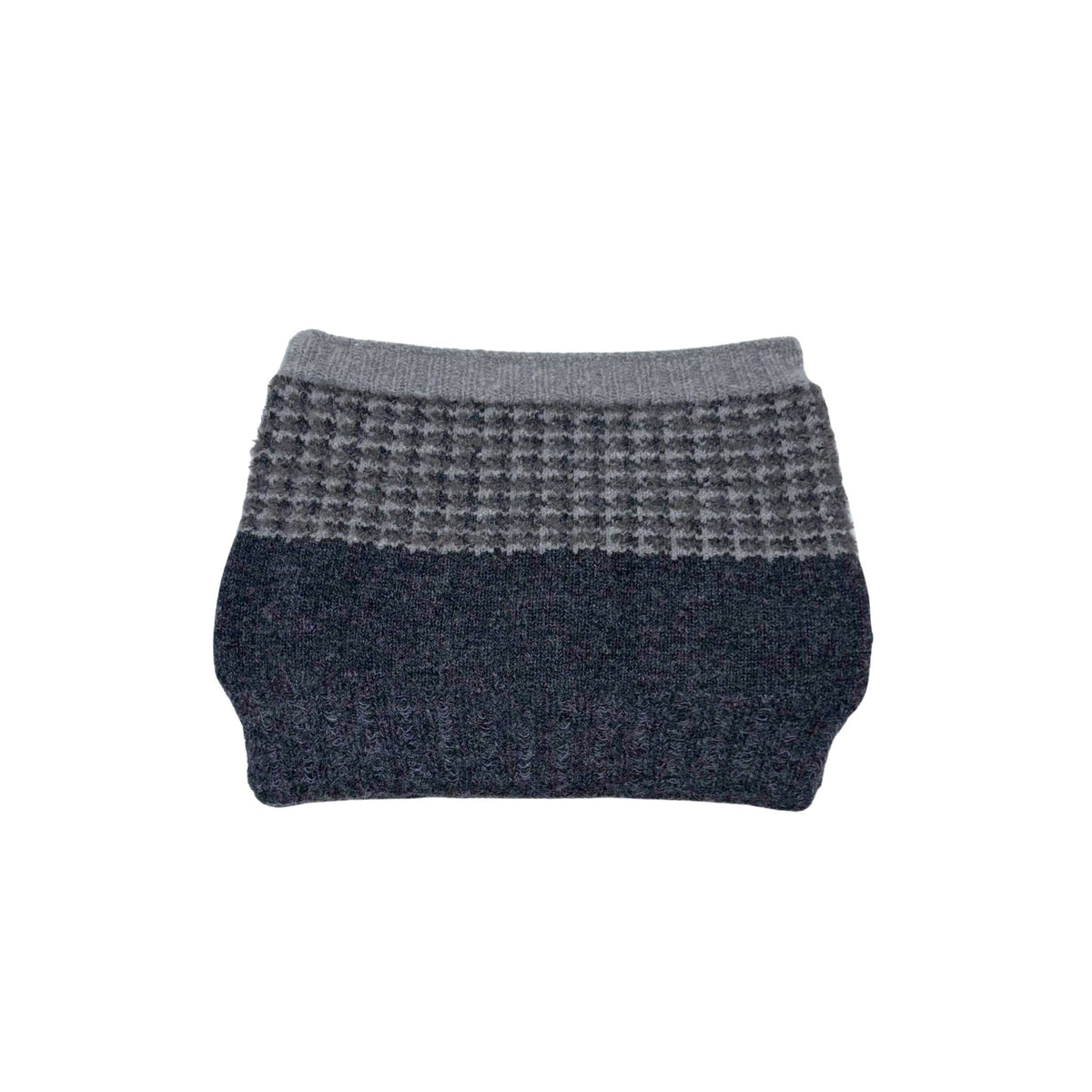 Lightweight silk blend neck warmer in calm chic colors, worn around the neck or styled as a headband. CHERRYSTONEstyle