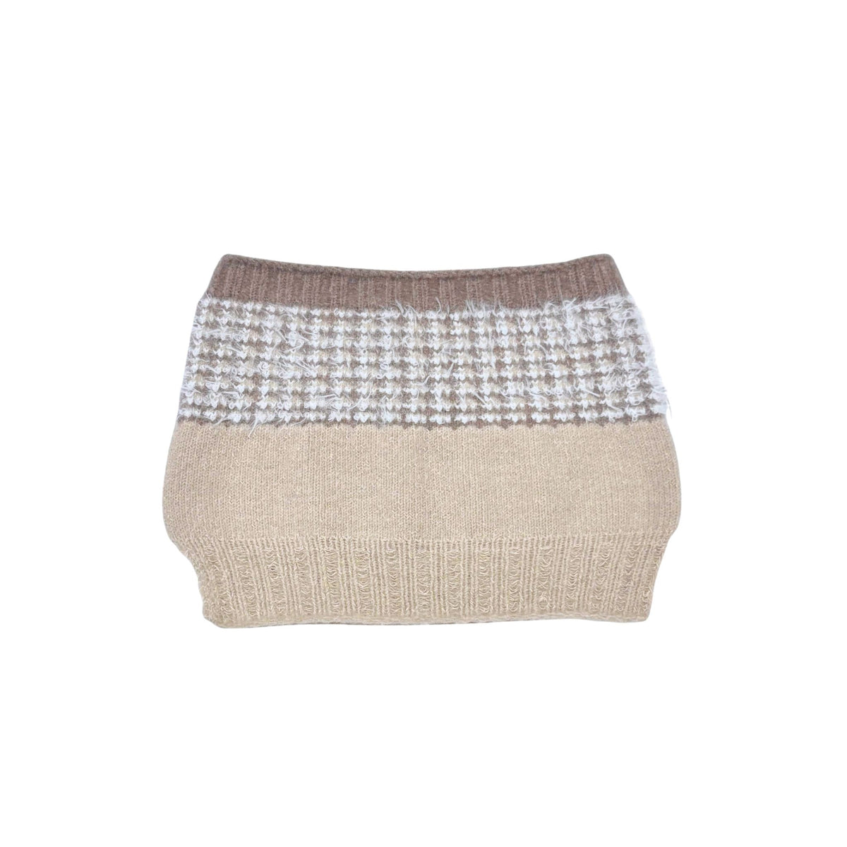 Lightweight silk blend neck warmer in calm chic colors, worn around the neck or styled as a headband. CHERRYSTONEstyle