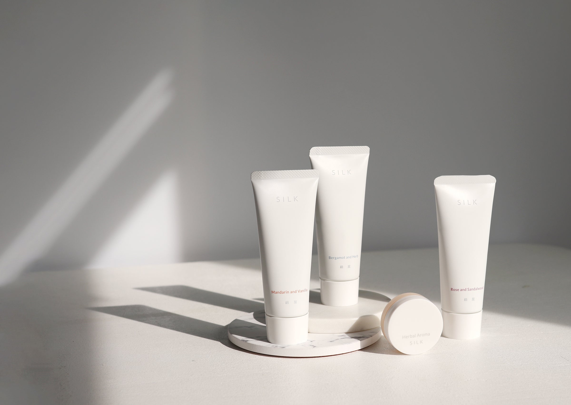 Handcream | Made with Organic-Oil & Silk - CHERRYSTONEstyle