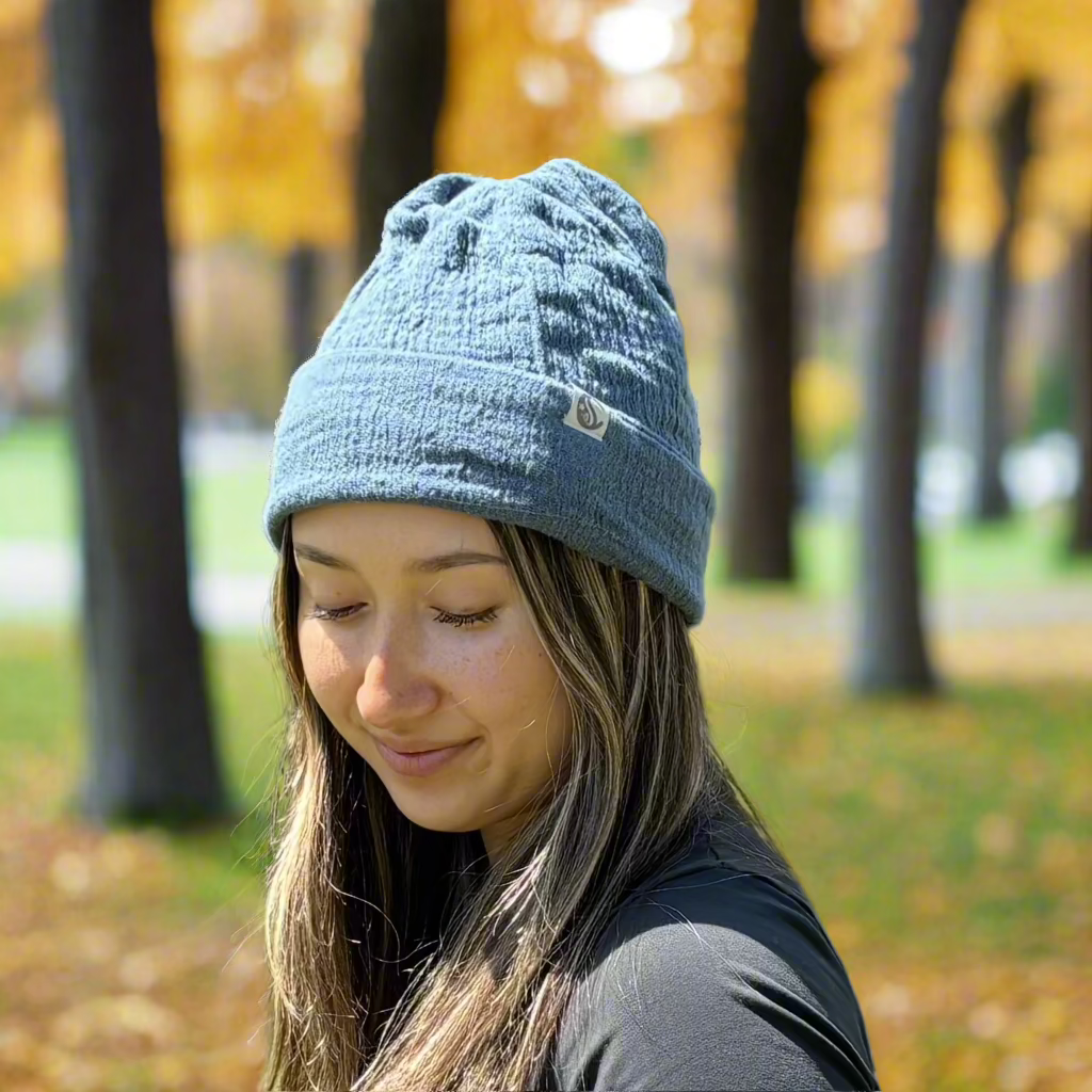 3-Way Versatile Cotton Beanie.Made from 100% breathable cotton gauze, featuring a soft and lightweight design. This beanie can be transformed into a neck warmer, face mask, turban, or headband.
CHERRYSTONEstyle