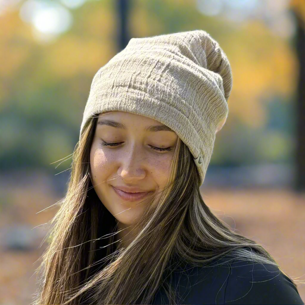 3-Way Versatile Cotton Beanie.Made from 100% breathable cotton gauze, featuring a soft and lightweight design. This beanie can be transformed into a neck warmer, face mask, turban, or headband.
CHERRYSTONEstyle