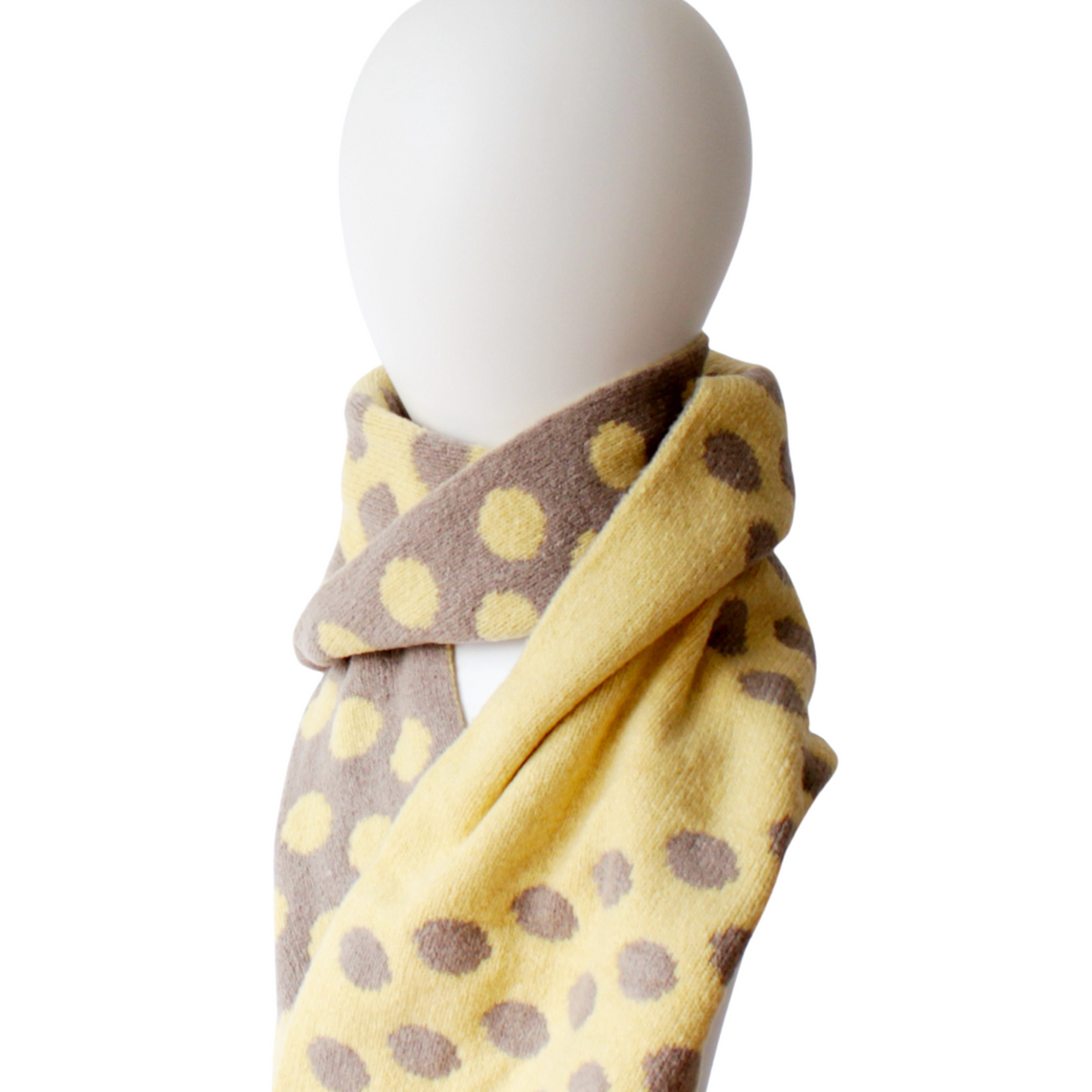 Thermal Self-Heating Reversible Dots Scarf - CHERRYSTONEstyle