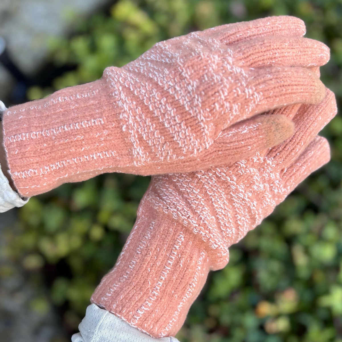 Silk Blend Thermal Self-Heating Gloves