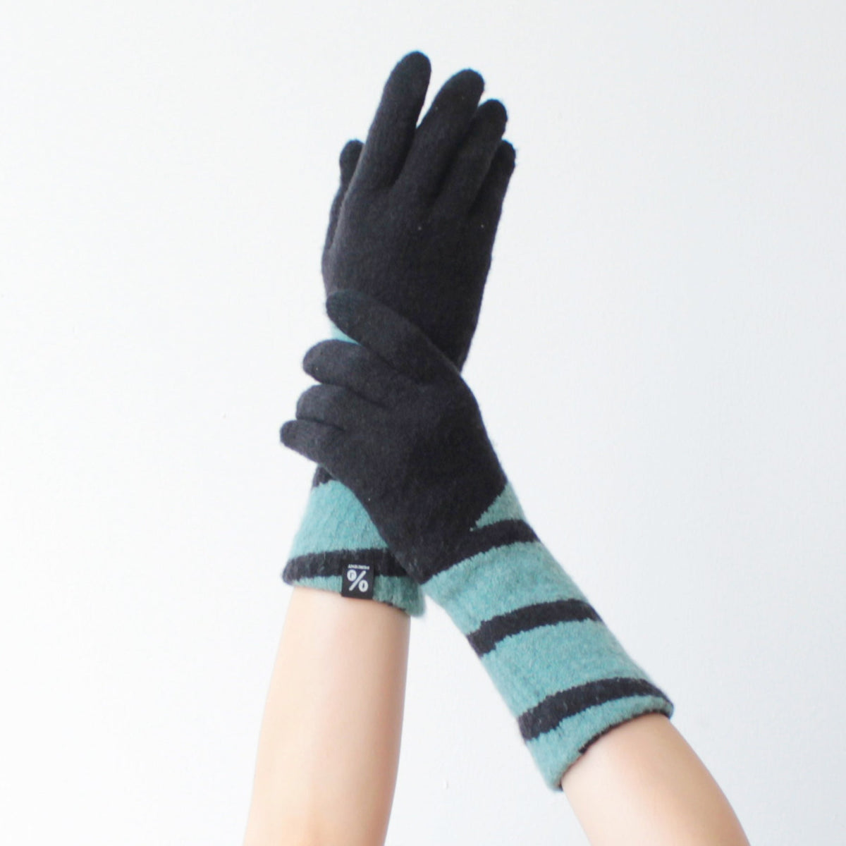 Thermal Self-Heating Dots Gloves - CHERRYSTONEstyle