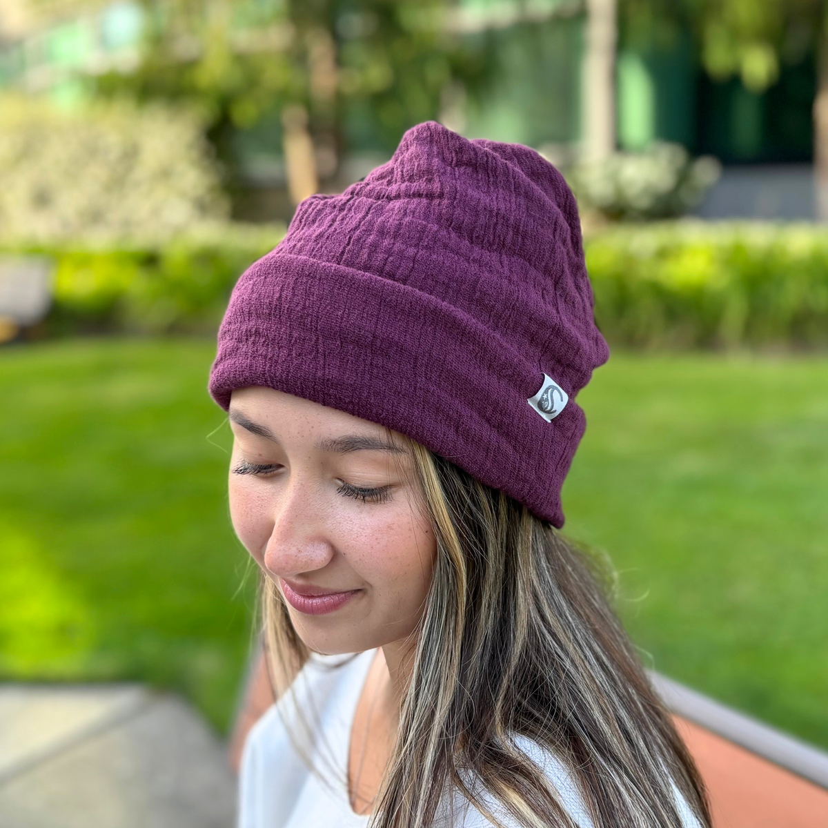 3-Way Versatile Cotton Beanie. Made from 100% breathable cotton gauze, featuring a soft and lightweight design. This beanie can be transformed into a neck warmer, face mask, turban, or headband.
CHERRYSTONEstyle