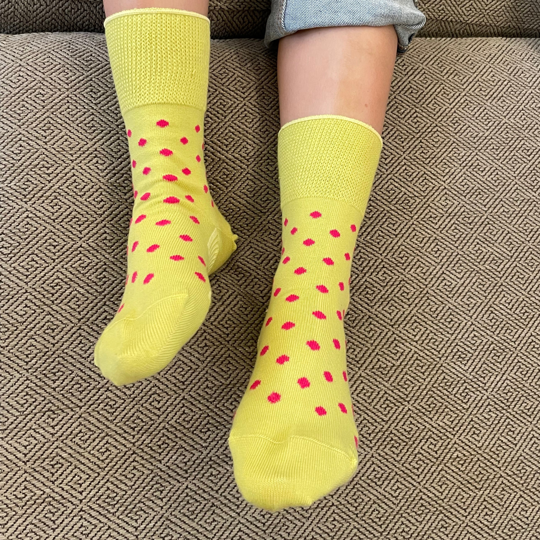 Organic Cotton Blend Polka Dot Everyday Crew Socks offer a soft touch with a stylish pop dot pattern. Designed to stay in place with a special heel design, relaxed fit, and stretchable cuff for added comfort. CHERRYSTONEstyle