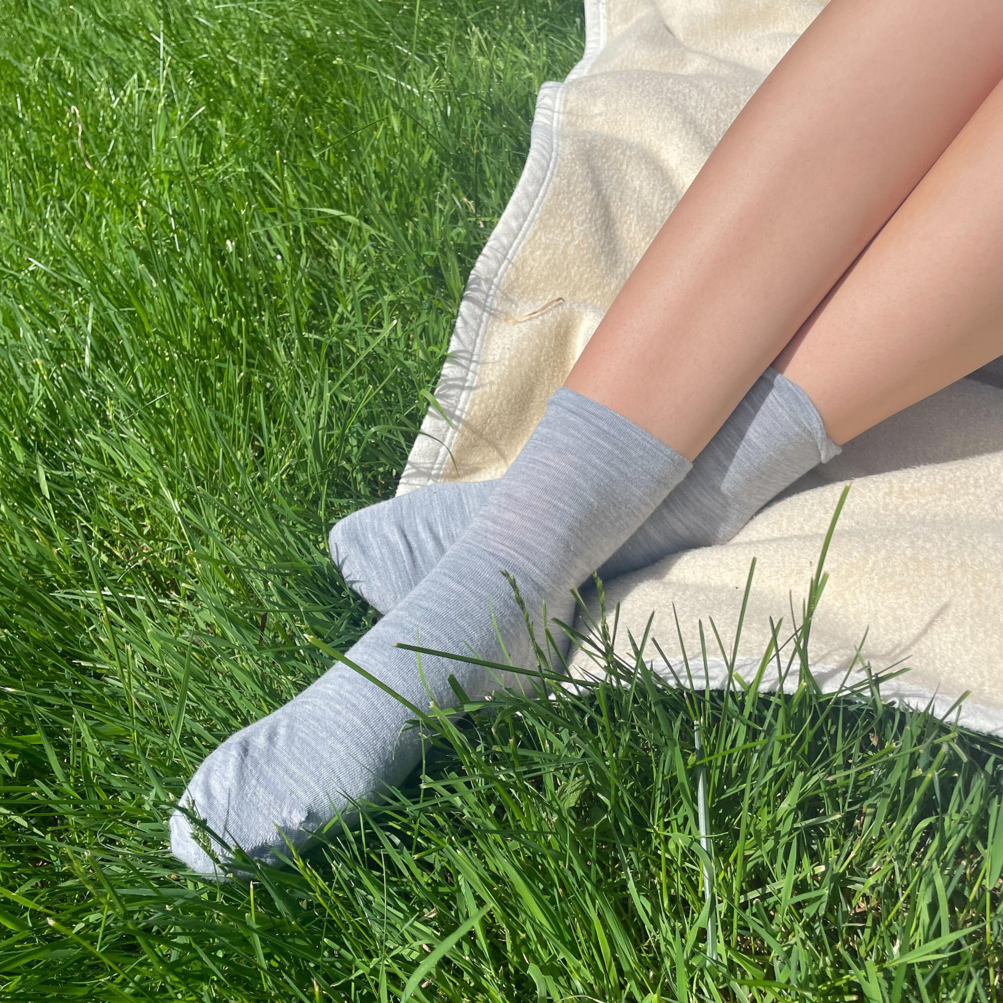 Extra-fine Merino Wool Everyday Crew Socks. Ultra-soft and breathable, suitable for business or casual wear. Thin, lightweight. Made from natural, itch-free, moisture-wicking material, offering anti-odor and shrink-resistant properties for long-lasting comfort. CHERRYSTONEstyle