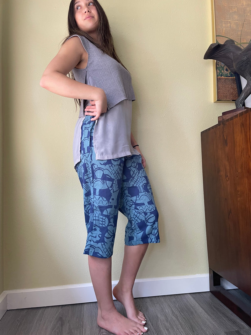 Our Cool, Stretchy, Comfy Lounge Pants made from 100% cotton. Crafted with traditional Japanese woven fabric, they’re cool, breathable, and sweat-absorbing, with a dry-touch texture that keeps them from sticking to the skin. Includes pockets on both sides and adjustable waist with inner elastic. Travel-friendly, folds compactly.
CHERRYSTONEstyle