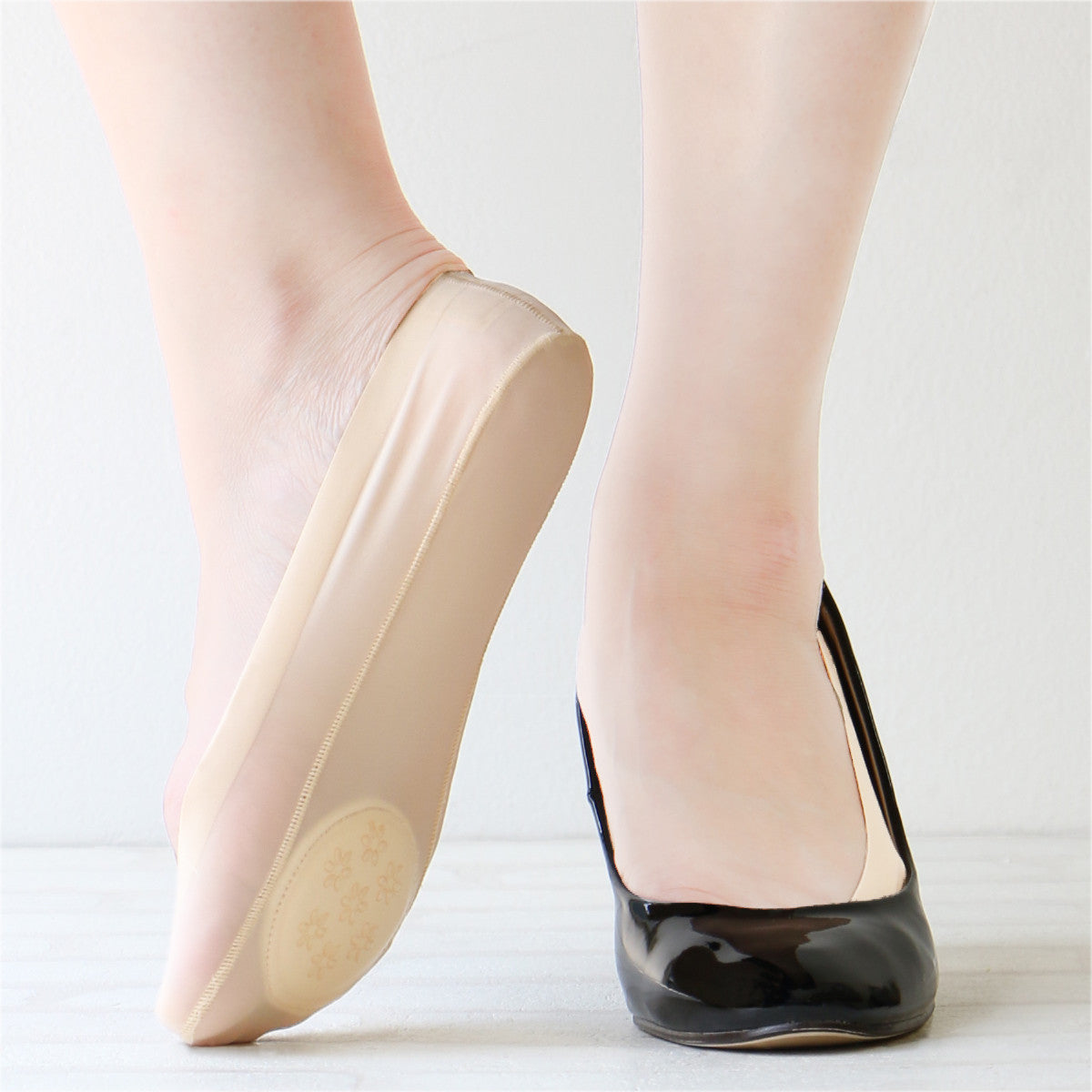 Cushioned Toe Support Pad Smooth No Show Socks  | Black - CHERRYSTONEstyle