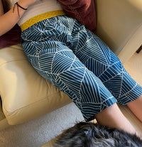 Steteco Relaxed Stretchy 3/4 Lounge Pants in a Gift Box | Geometric | Peacock Blue | Size XS-S - CHERRYSTONEstyle