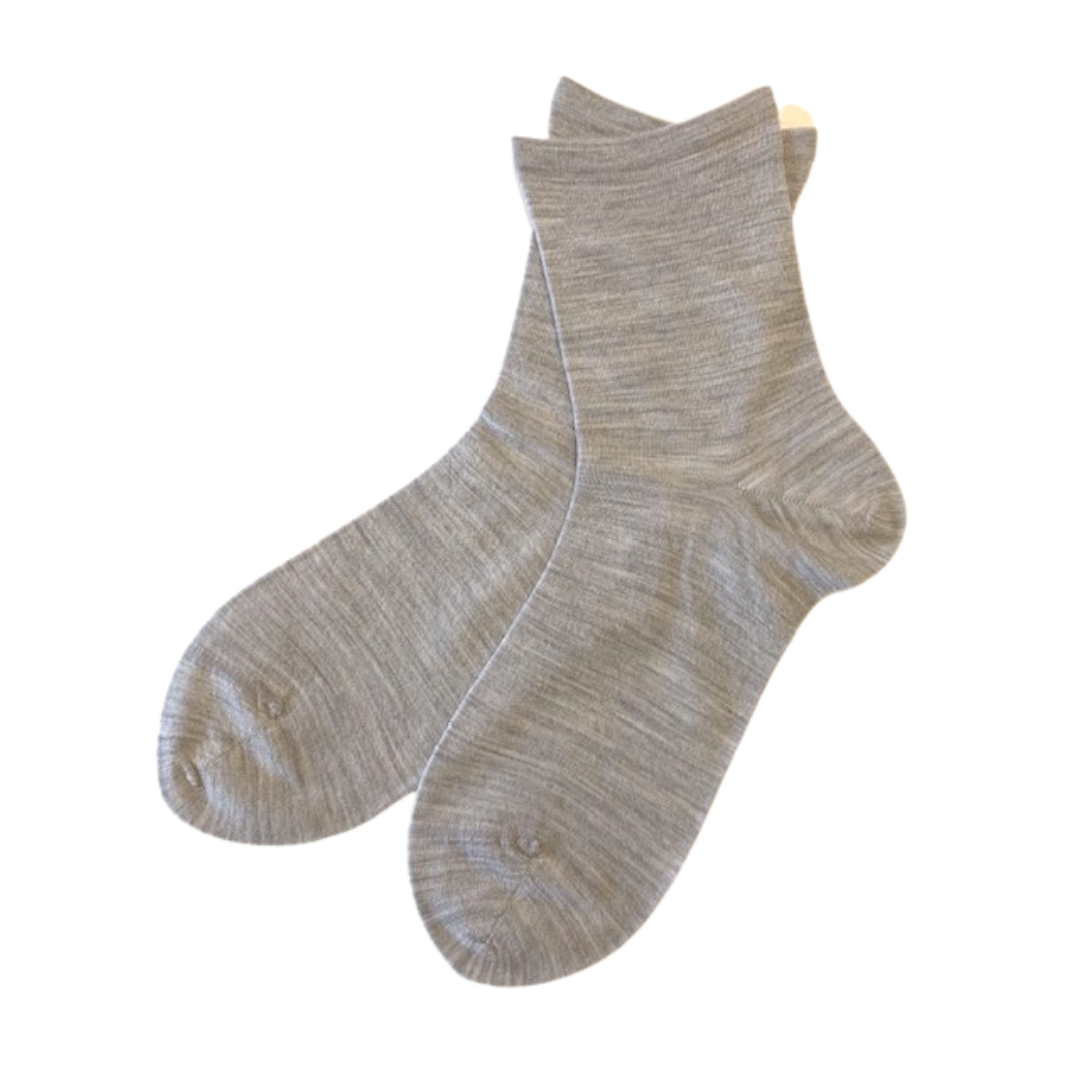 Extra-fine Merino Wool Everyday Crew Socks. Ultra-soft and breathable, suitable for business or casual wear. Thin, lightweight. Made from natural, itch-free, moisture-wicking material, offering anti-odor and shrink-resistant properties for long-lasting comfort. CHERRYSTONEstyle