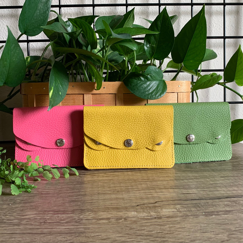 Compact Wallet / Glove Leather / 5 Colors- Scratch-resistant, this compact wallet combines durability with elegance, ideal for everyday use. Simple yet charming, it’s a stylish, versatile choice for longevity　CHERRYSTONEstyle